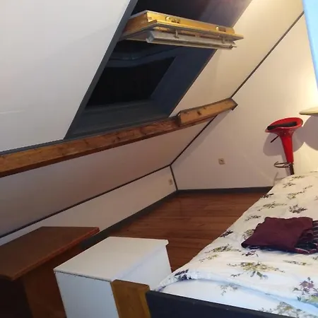 Un A Louer Ds Un Endroit Calme Pres De La De *