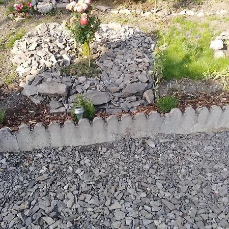 Un A Louer Ds Un Endroit Calme Pres De La De *