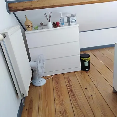 Un A Louer Ds Un Endroit Calme Pres De La De *