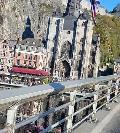 Appartement Un à Louer Ds Un Endroit Calme Près De La De *