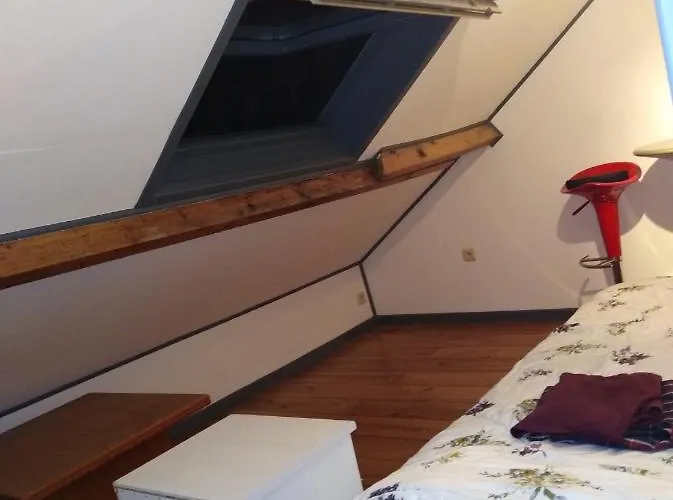 Un à Louer Ds Un Endroit Calme Près De La De *