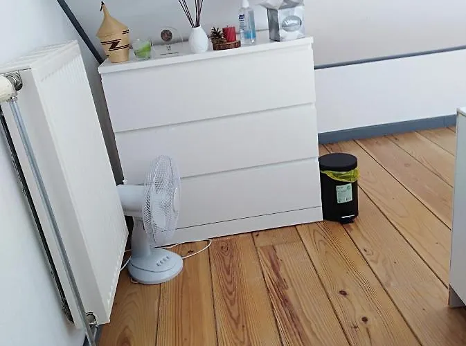 Un A Louer Ds Un Endroit Calme Pres De La De *