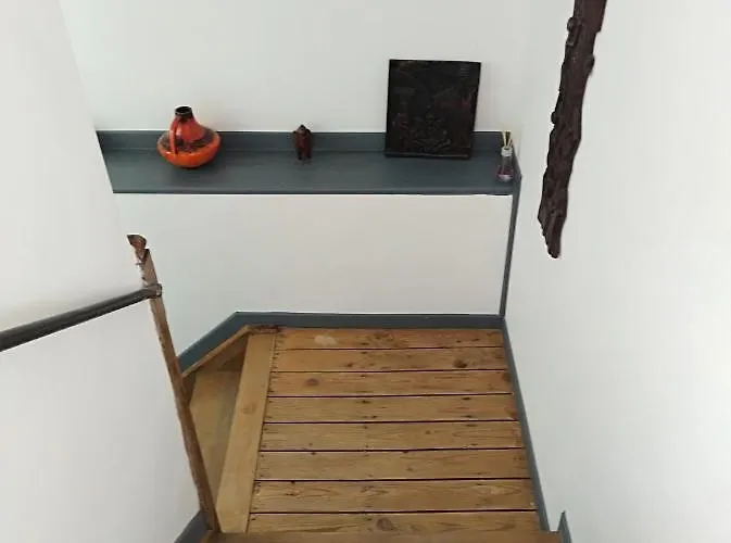 Un A Louer Ds Un Endroit Calme Pres De La De Dinant